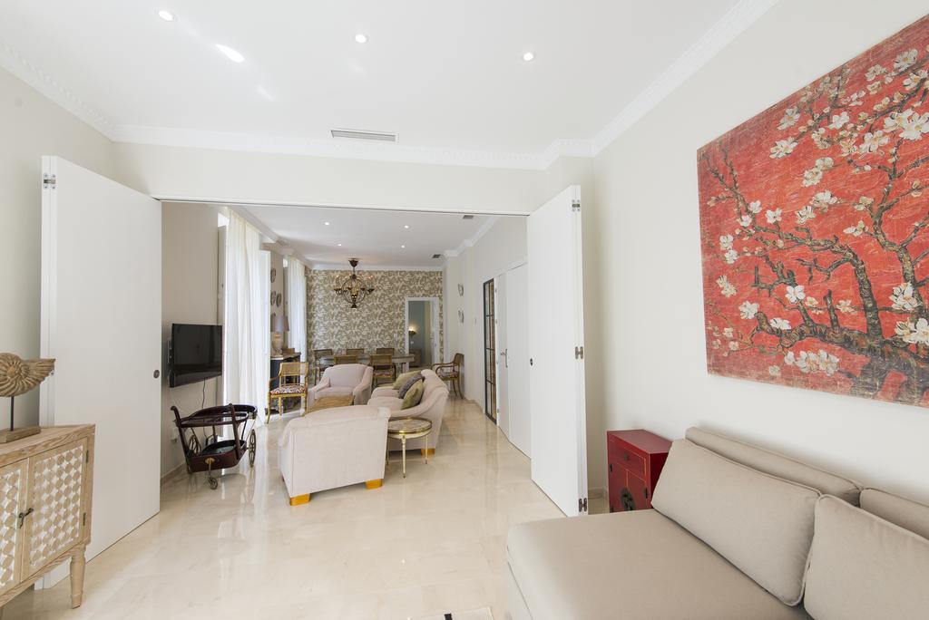Apartamento Living By Cathedral إشبيلية المظهر الخارجي الصورة