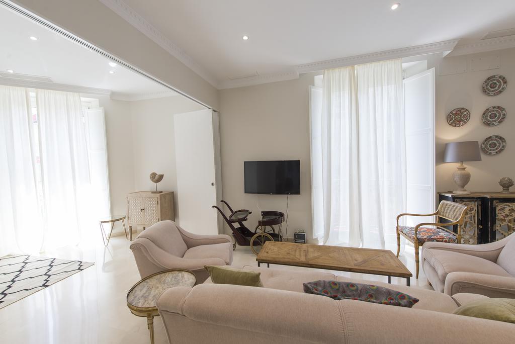 Apartamento Living By Cathedral إشبيلية المظهر الخارجي الصورة