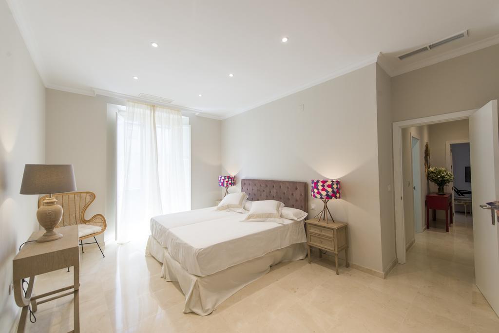 Apartamento Living By Cathedral إشبيلية المظهر الخارجي الصورة